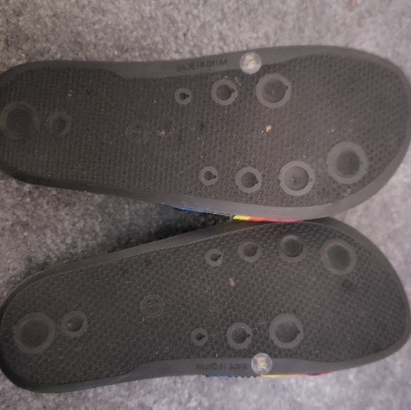 Sandals - Picture 2 of 2